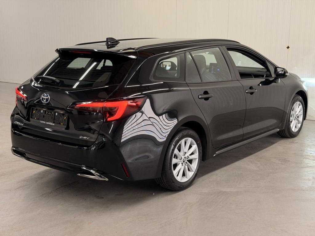 Toyota Corolla Touring Sports 140 hybrid active aktie model !!!