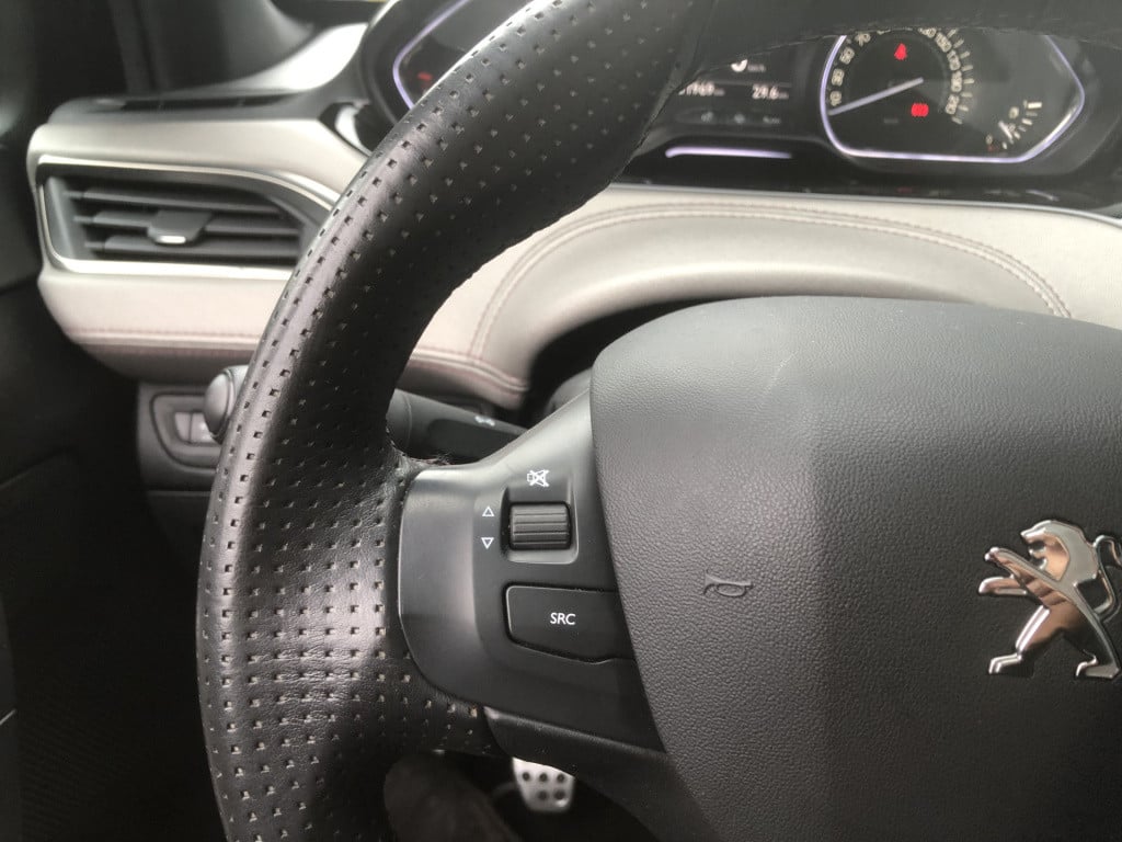 Peugeot 208 1.6 vti 120pk panoramdak 3-drs