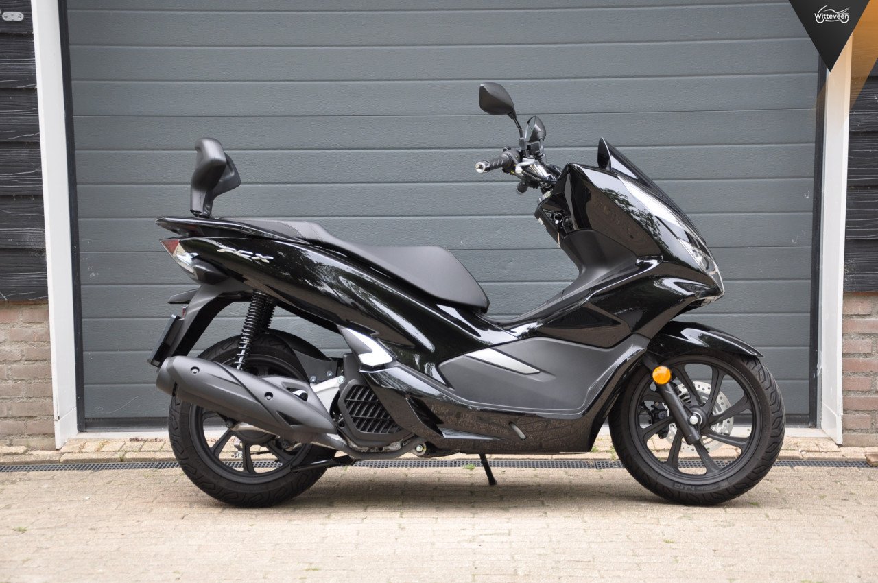 Honda PCX 125 , hele nette motr 2870 kms