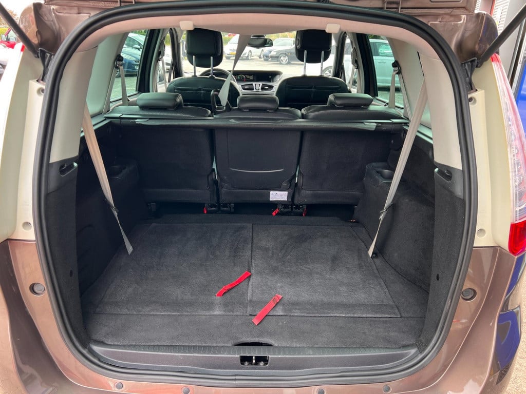 Renault Grand Scenic 1.2 tce bose 7pers. navi, camera, trekhaak enz..