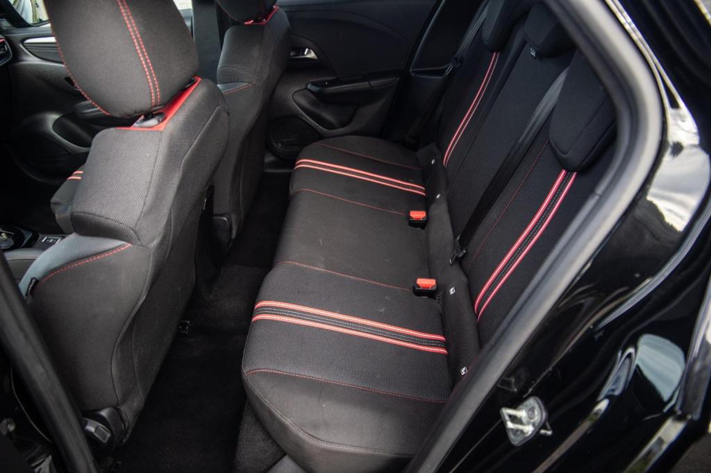 Opel Corsa 1.2 turbo gs black line / apple carplay / automaat / 360 camera 