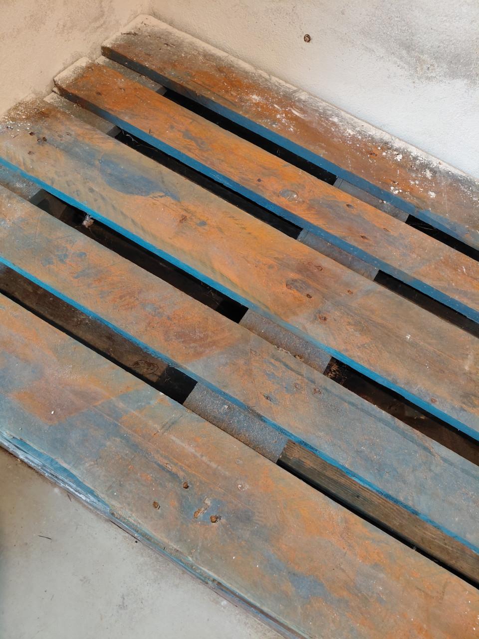 Gratis af te halen: 4 houten pallets