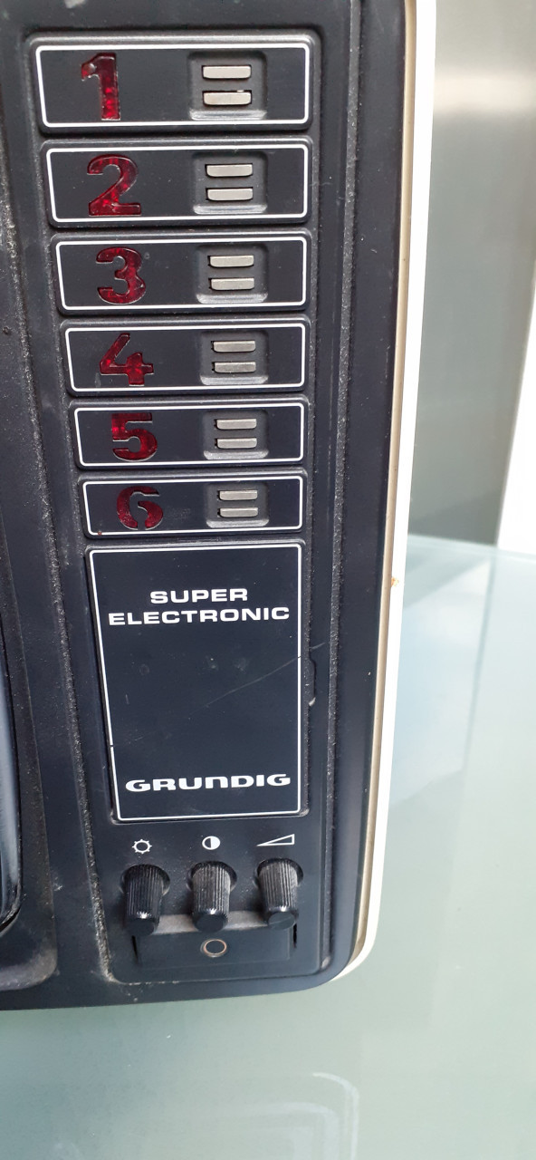Vintage tv tje grundig