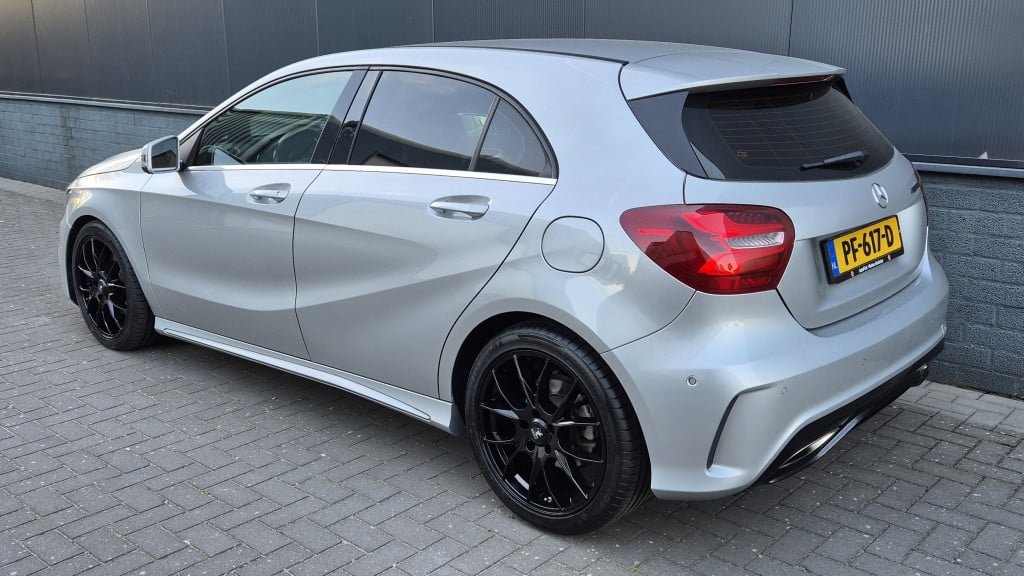 Mercedes-Benz A-Klasse 180 bus.sol amg*led*navi*stoelvrw*18 inch*leder*zwar
