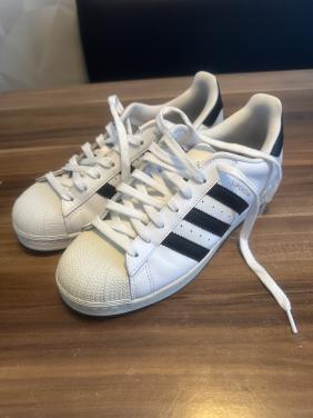 Witte adidas superstar sneakers maat 42.5