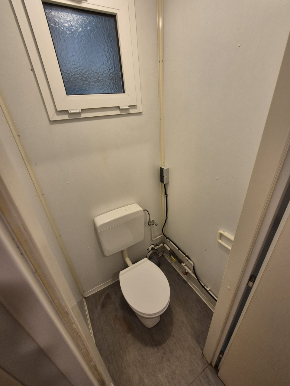 Kantoorunit / bouwkeet / woonunit 6x3m met keuken en toilet