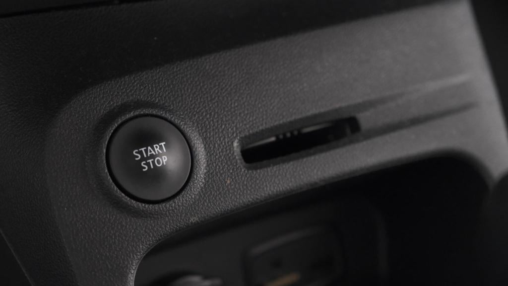 Renault Captur 1.3 tce intens | trekhaak afneembaar | navigatie | parkeerse