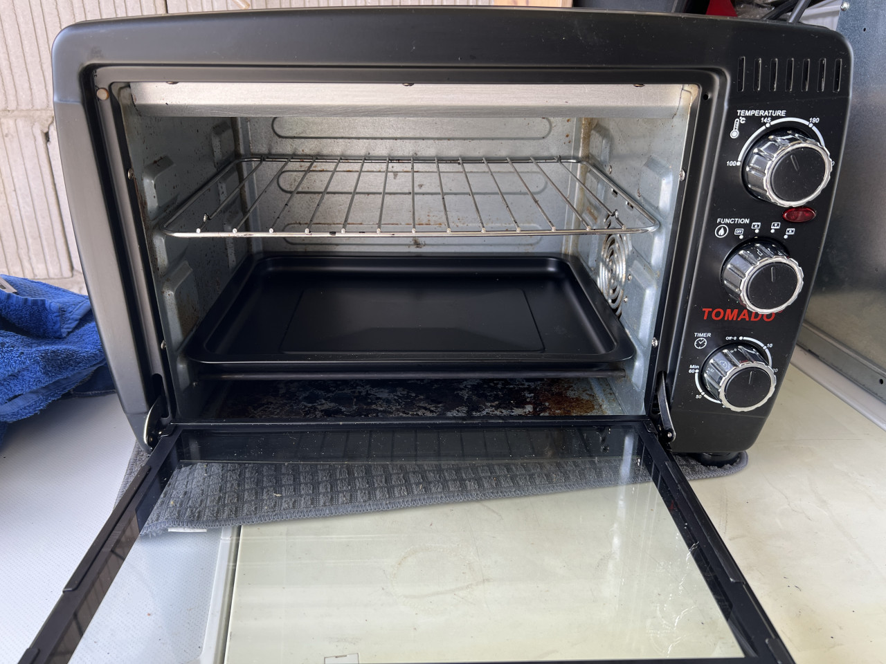 Tomado Vrijstaande oven 40 Liter 1500 Watt Hetelucht 4 insteekniveau's