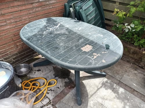 Tuintafel en tuinstoel
