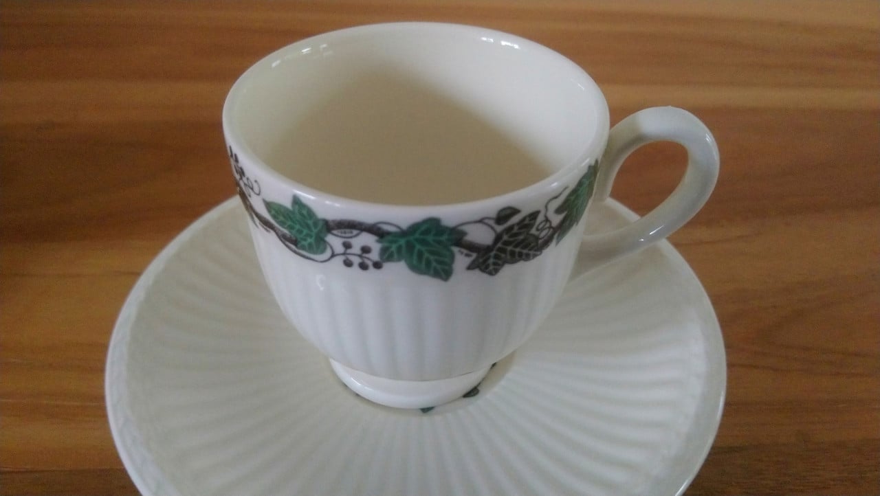 Set van 2 Wedgwood Stratford kop en schotels