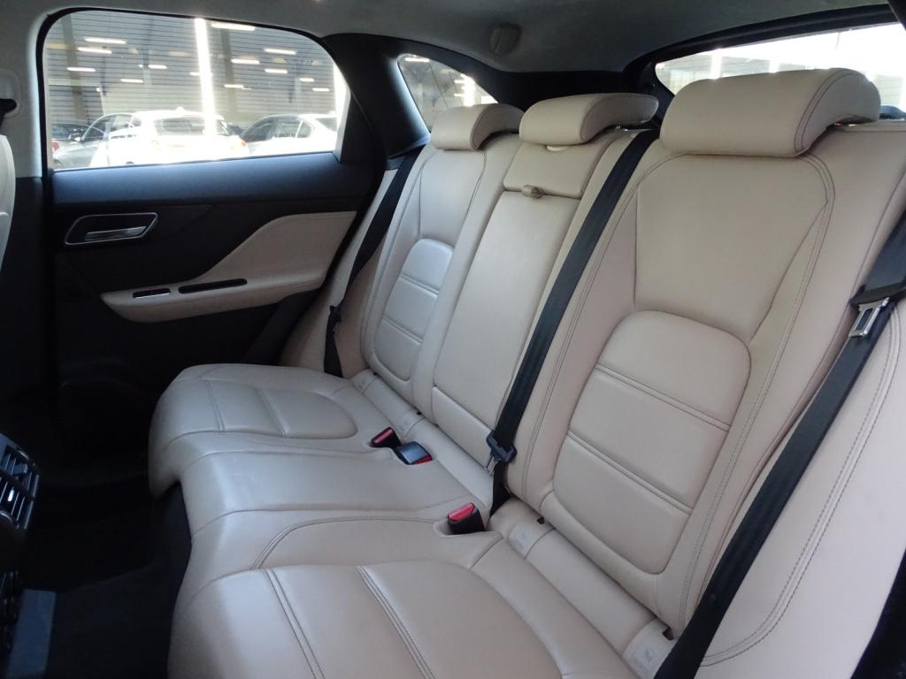 Jaguar F-pace 2.0t awd portfolio | leder | pano | trekhaak