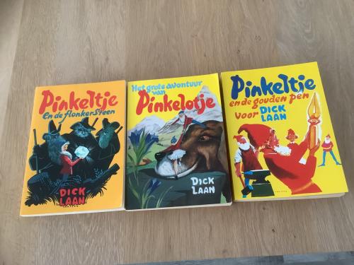 Drie verschillende paperback boeken van Pinkeltje