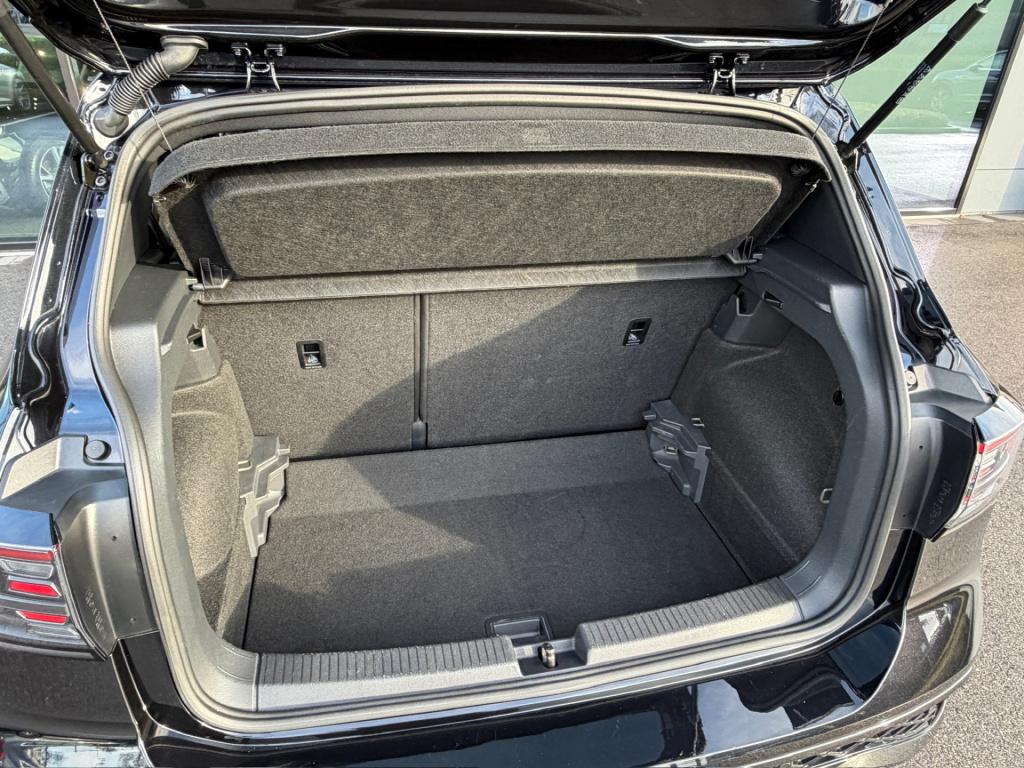 Volkswagen T-cross 1.5 tsi 150pk dsg r-line | camera | trekhaak | navi | iq