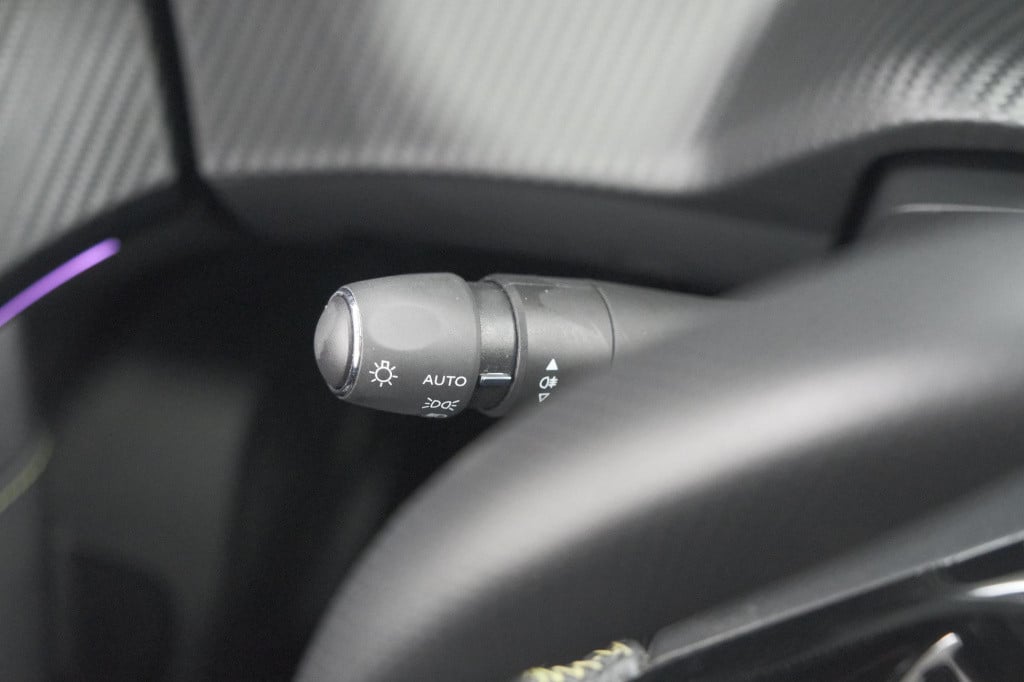 Peugeot 2008 puretech 130 eat8 gt | camera | apple carplay | parkeersensore