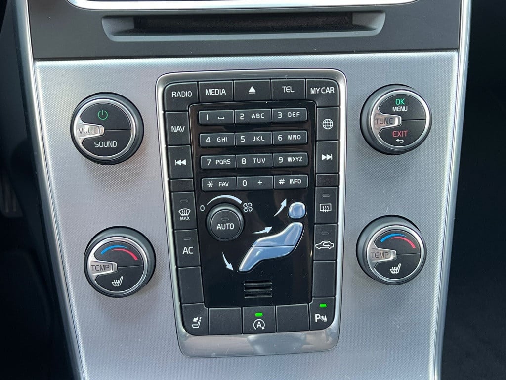 Volvo V60 t3 153pk dynamic ed| navi| climate| stoel.verw| pdc