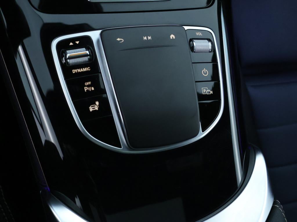 Mercedes-Benz Eqc 400 4matic luxury line 80kw | panoramadak | stoelverwarmi