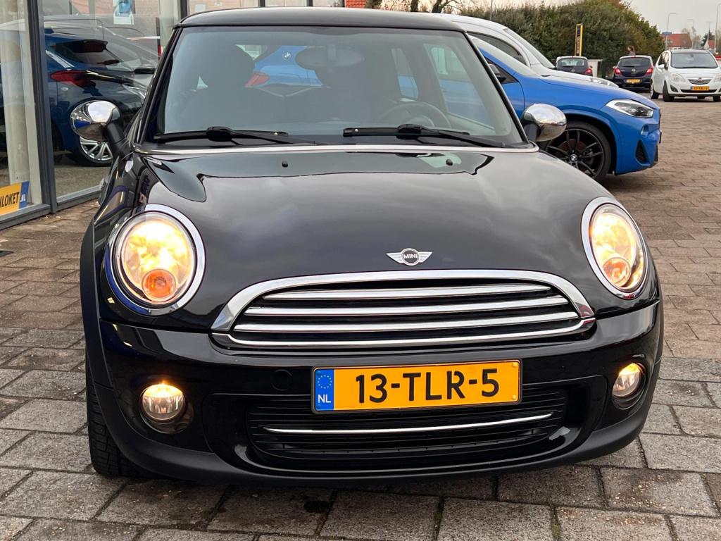 Mini Cooper mini 1.6 10 years ii, navigatie, leer, lm velgen enz...