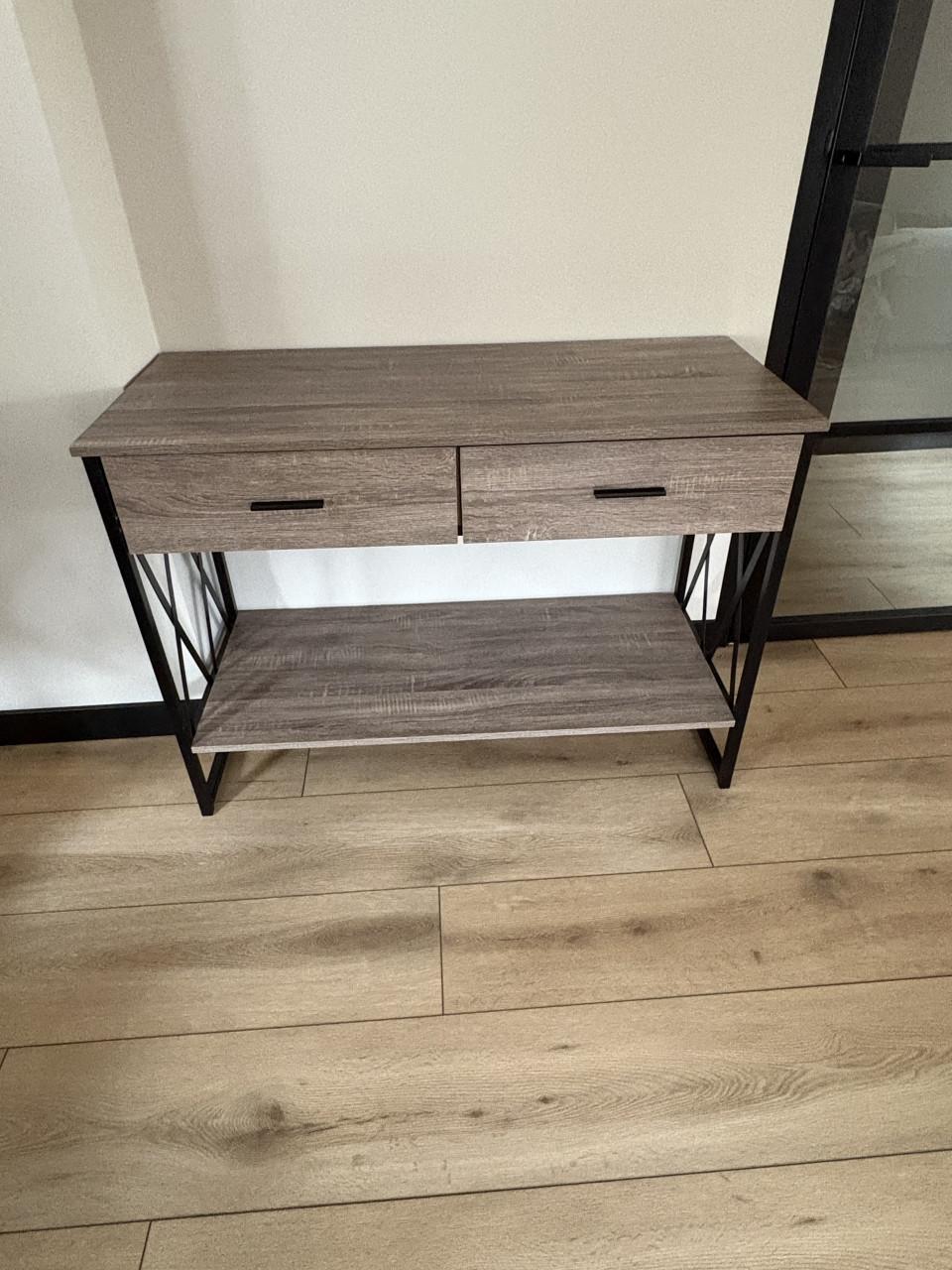 Tv kast industrieel.