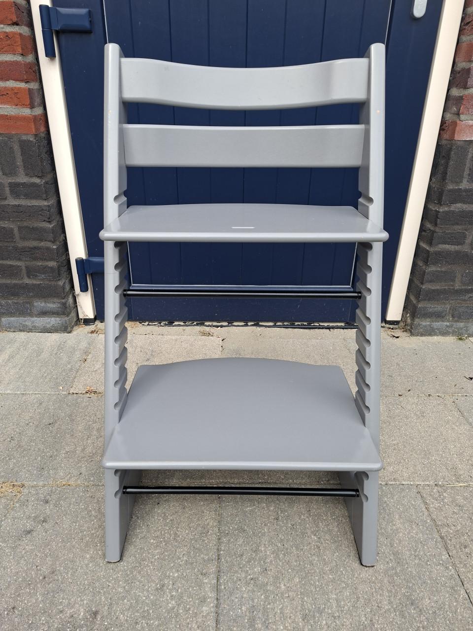 Stokke Trip Trap meegroeistoel grijs