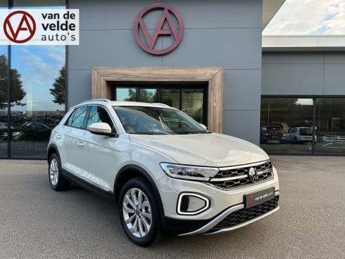 Volkswagen T-roc 1.5 tsi 150pk dsg style carplay | camera | keyless | elek.