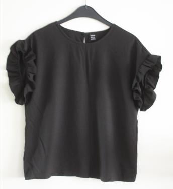 Zwart shirt  met ruches maat s-36