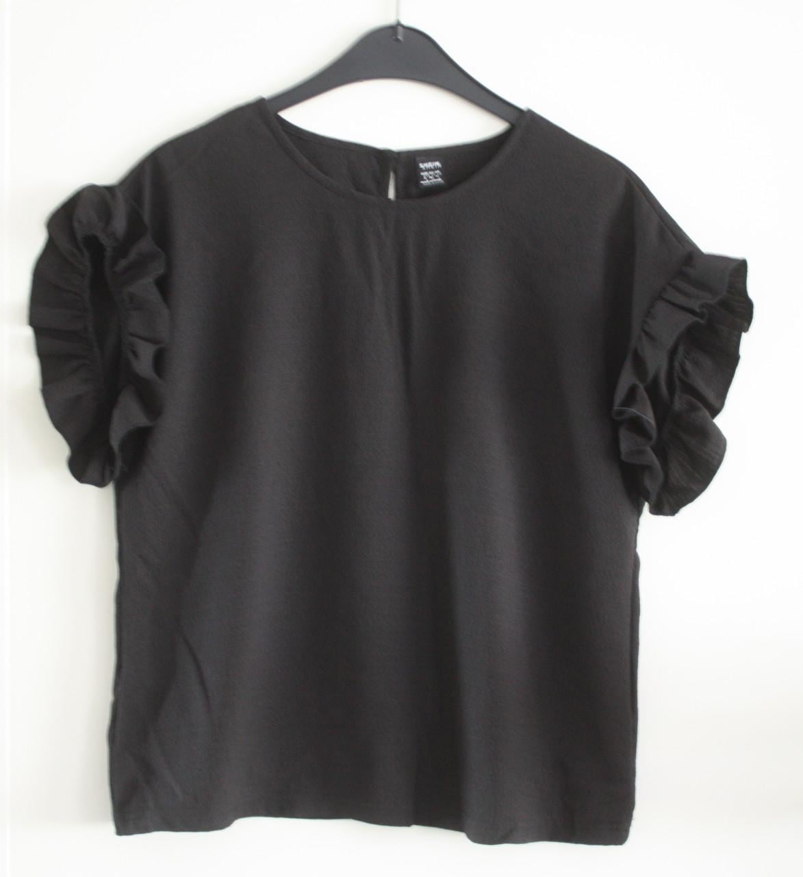 Zwart shirt  met ruches maat s-36
