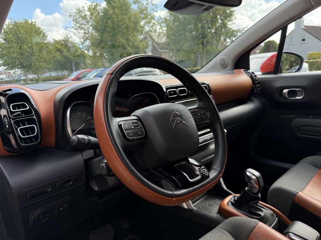Citroen C3 Aircross 1.2 pt s&s shine // luxe uitvoering! // automaat /