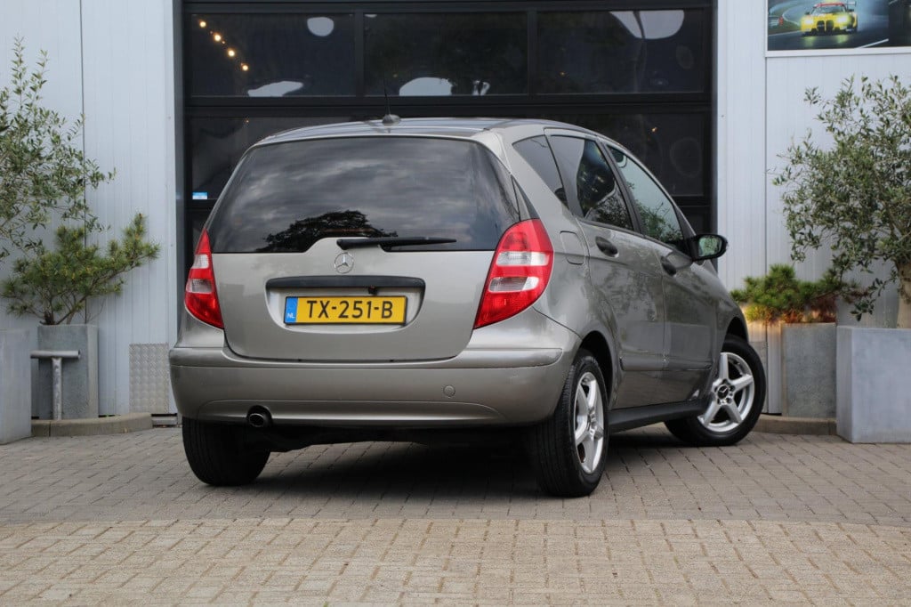 Mercedes-Benz A-Klasse 150 classic - stoelverwaming - panoramadak - navi - 