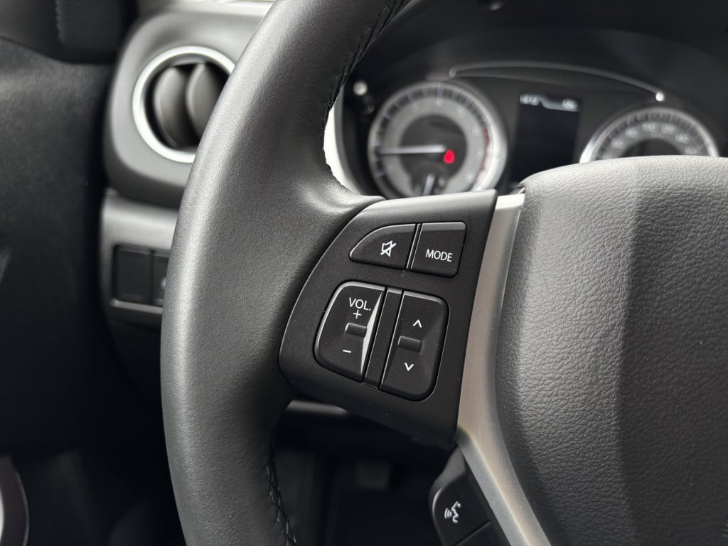 Suzuki Vitara 1.4 boosterjet style smart hybrid