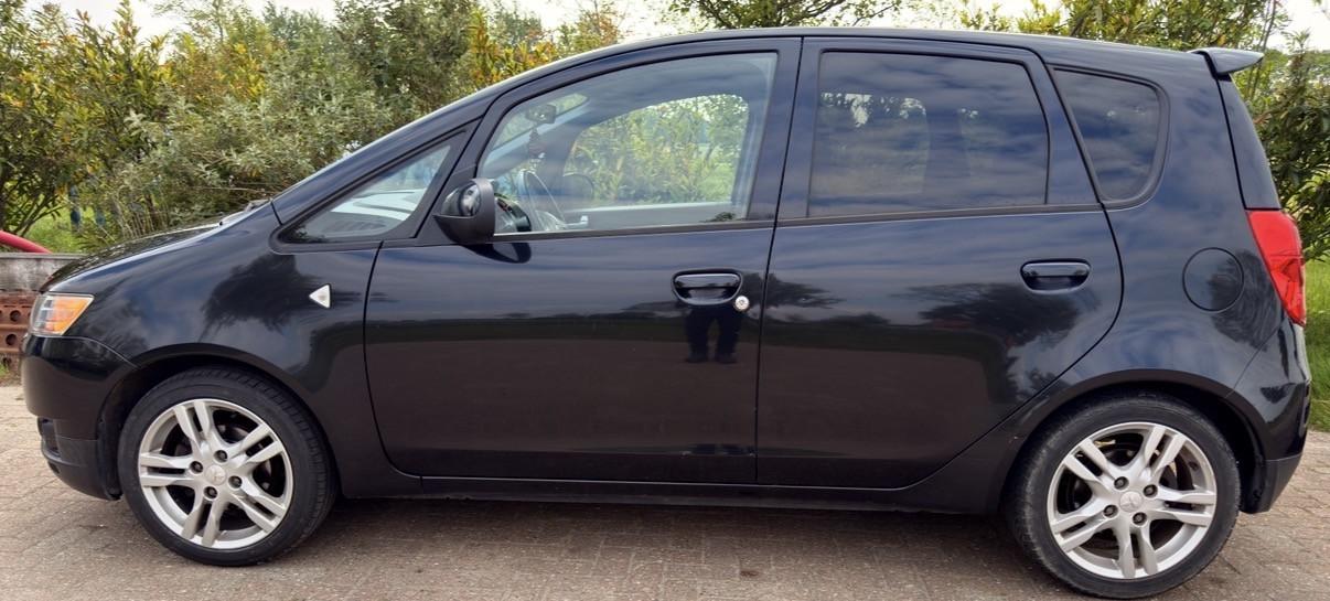 MITSUBISHI COLT