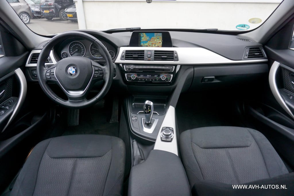 BMW 3-serie touring 320d ede corporate lease executive