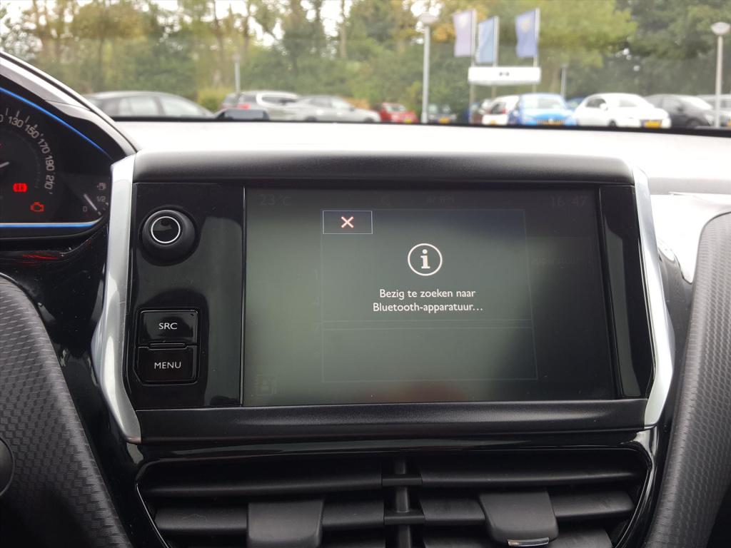 Peugeot 2008 allure1.2 puretech 110pk navigatie | cruise & climate control 