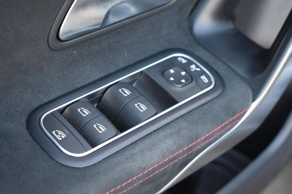 Mercedes-Benz A-Klasse 180 amg night | sfeerverlichting | apple carplay | c