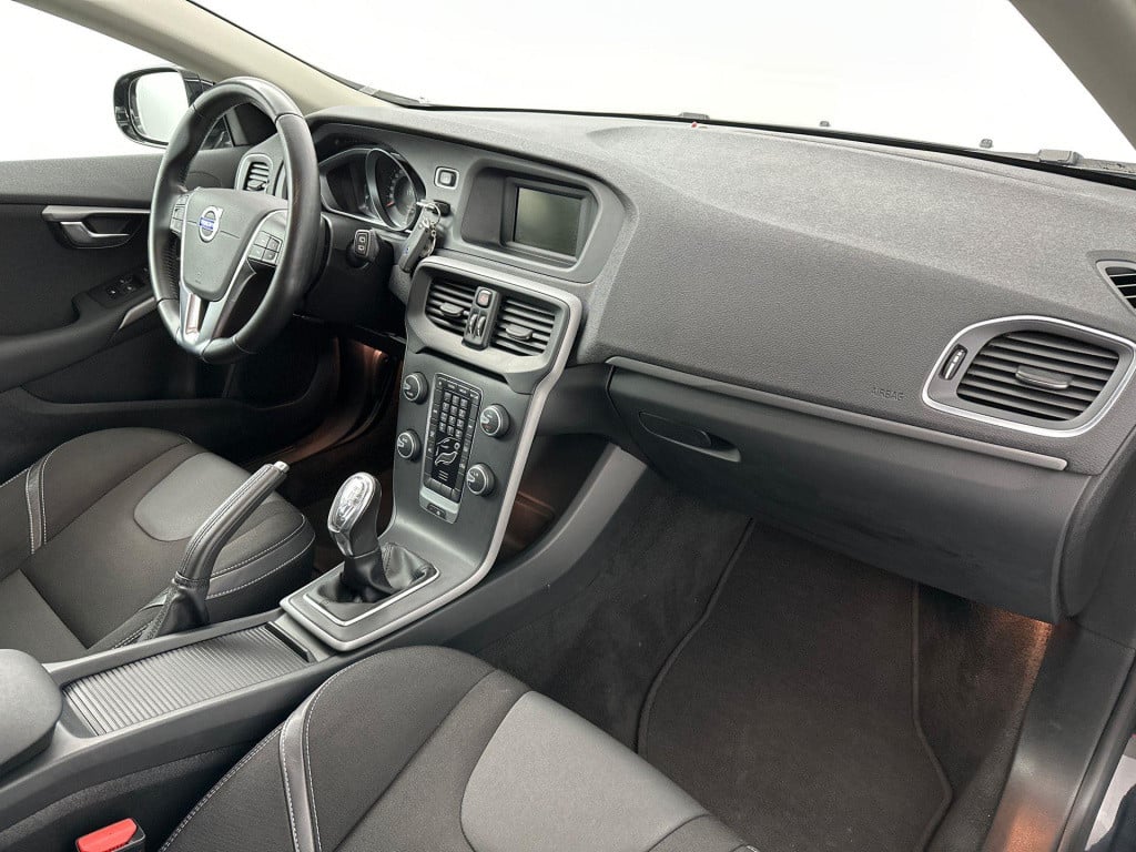 Volvo V40 1.6 t3 momentum clima cruise 107262km
