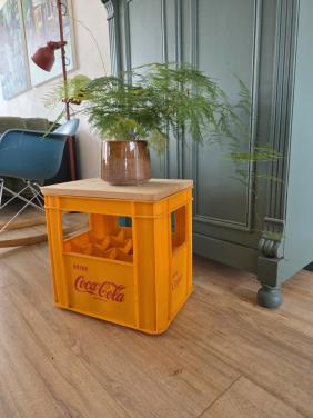 Bijzettafel retro cola krat