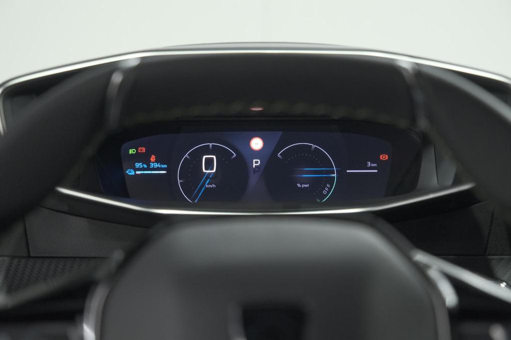 Peugeot E-2008 ev gt 54 kwh | 11 kw lader | warmtepomp | camera | alcantara