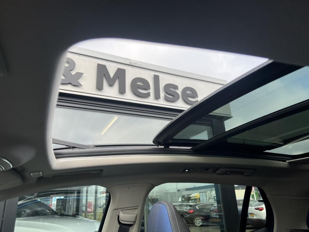 Lynk & Co 01 1.5 261pk phev plug inn hybrid , trekhaak ,pano dak,car play