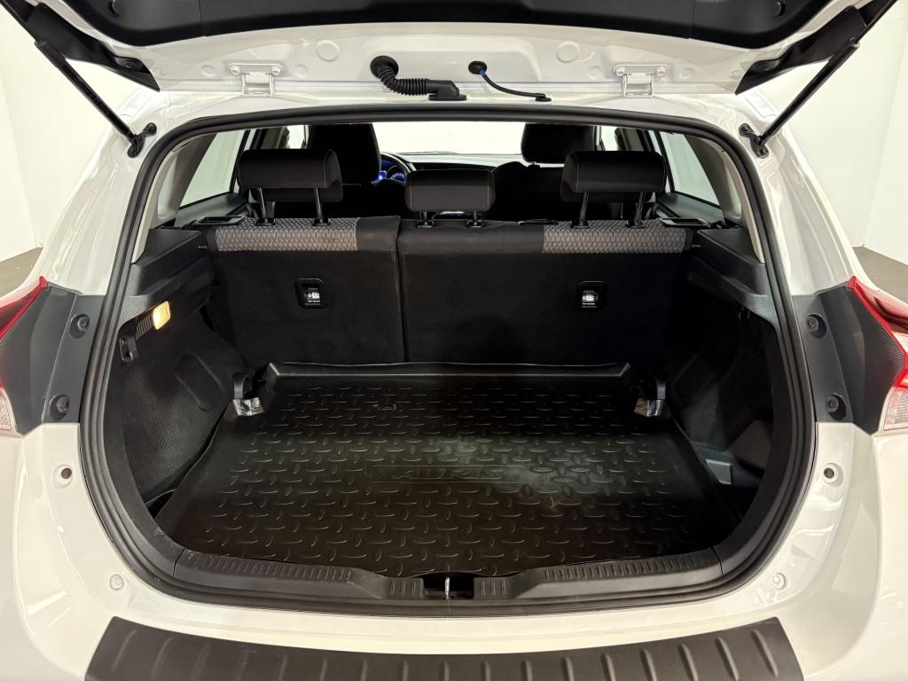 Toyota Auris 1.8 hybrid dynamic | navi | clima |