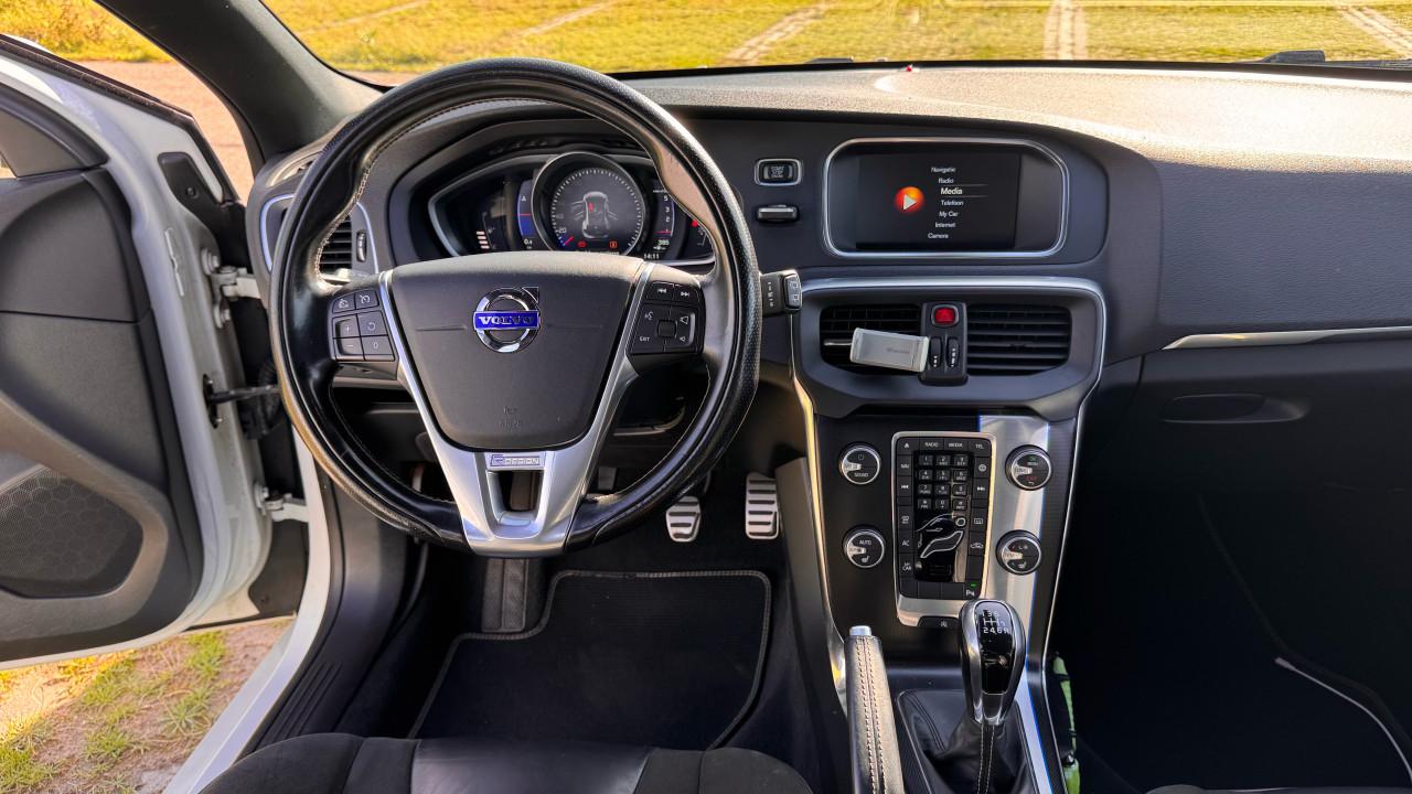 Volvo V40 2.0 D2 2015 Wit R-Design NL Auto Afn Trekhaak