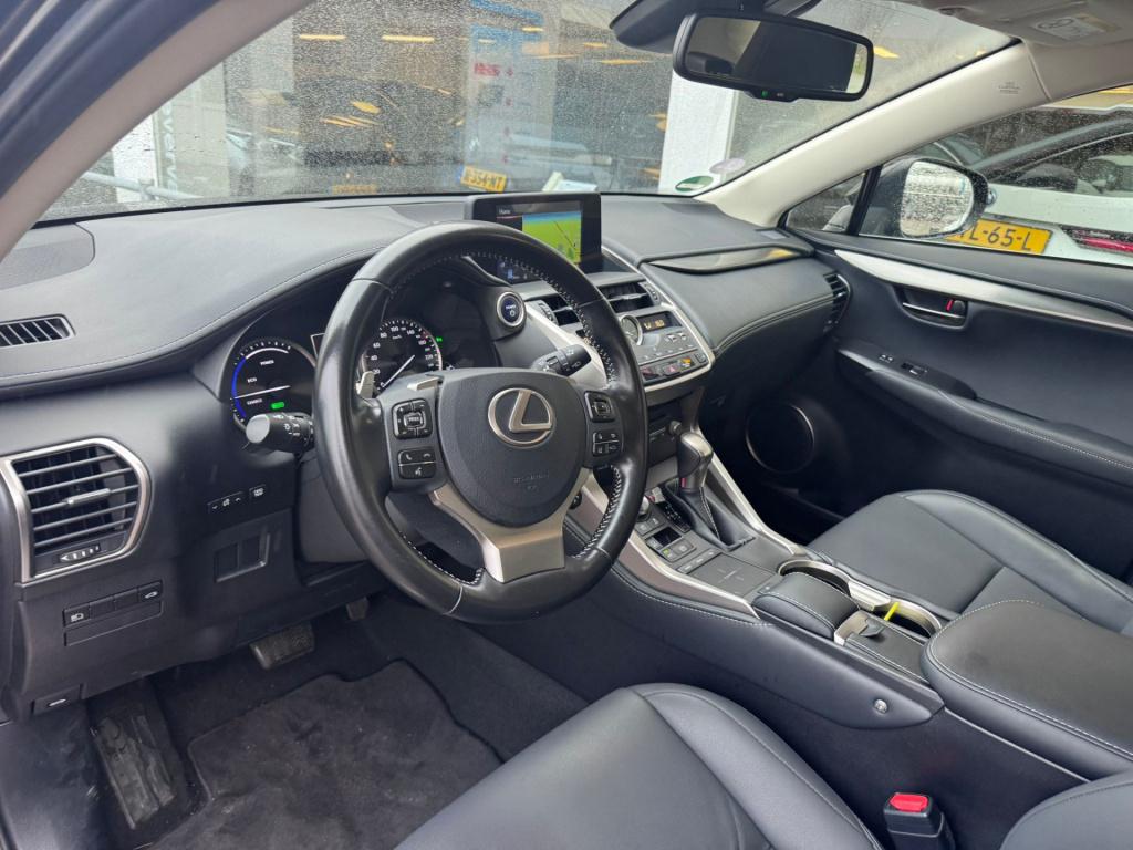Lexus Nx 300h awd business line