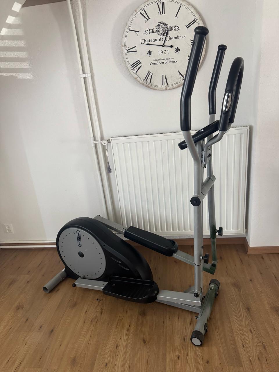 Cross trainer