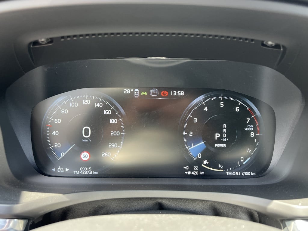 Volvo V60 t6 398pk recharge r-design| panodak| adap.cruise| trekhaak| awd|