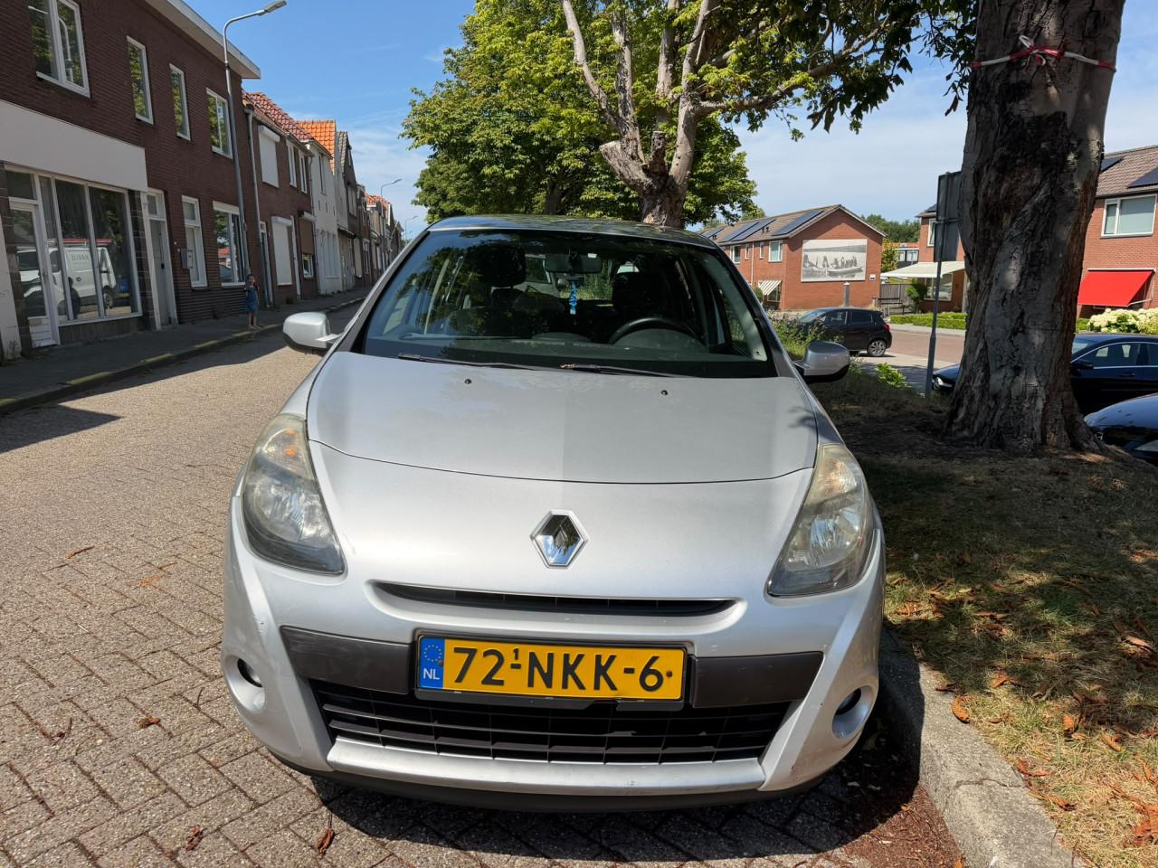 Te koop renault clio 12 zeer zuining auto