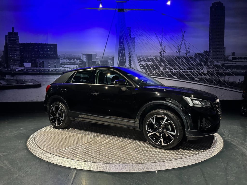 Audi Q2 35 tfsi business edition *navi*led*leer*trekhaak*