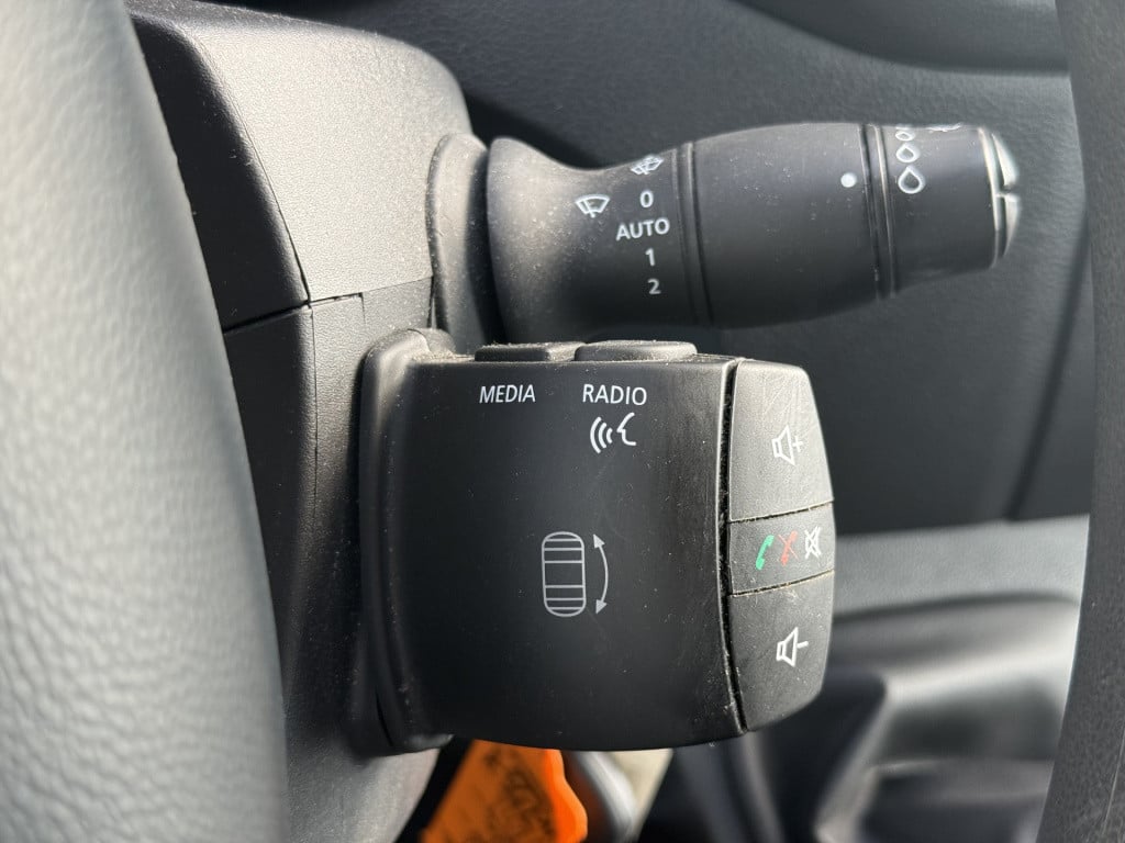Renault Master t35 2.3 dci 135 l2h2 | trekhaak | navi | carplay | cruisec. 
