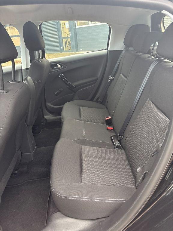 Peugeot 208 1.2 82pk 5d blue lion navigatie | apple carplay & android auto 