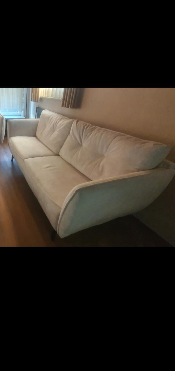 2x zitbanken in goede staat mag weg voor 150 euro