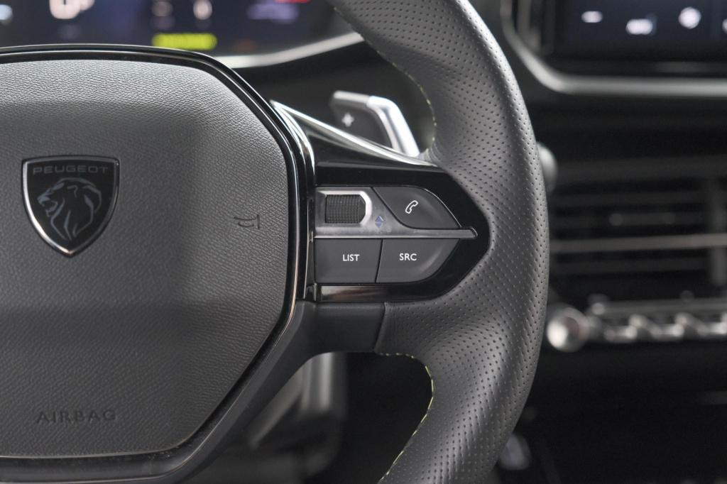 Peugeot 2008 1.2 hybrid 145 gt | camera | apple carplay | parkeersensoren