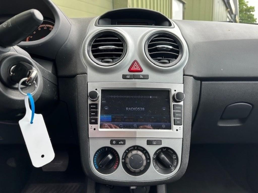 Opel Corsa 1.2 16v edition automaat