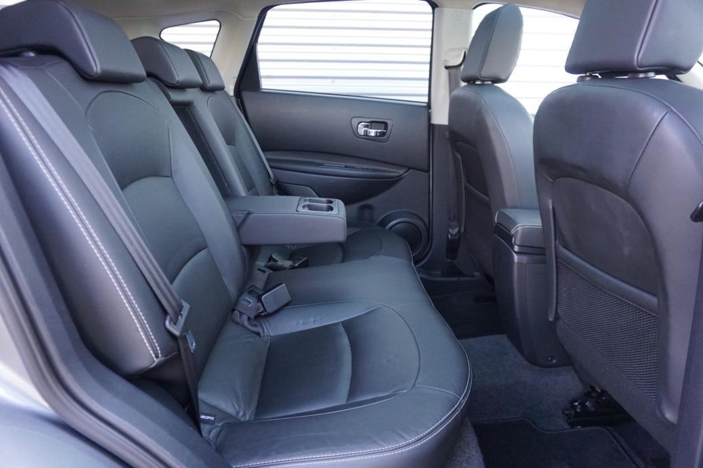 Nissan Qashqai 2.0 tekna airco / navi / cruise / camera / pano / stoelverw.